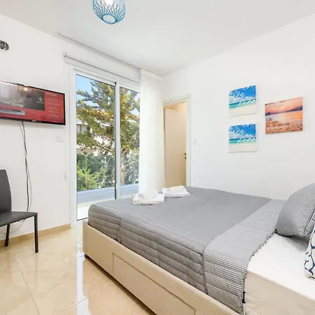 Bay #13 * Protarász