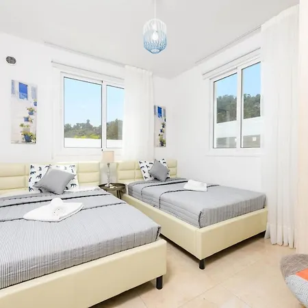 Bay #13 * Protarász