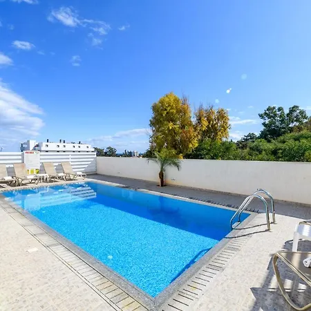 Bay #13 Villa Protarász