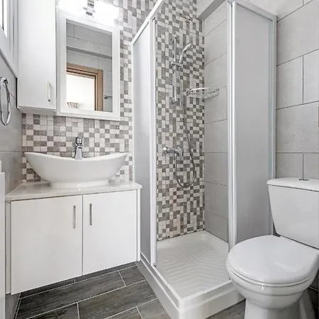 Bay #13 Villa Protaras