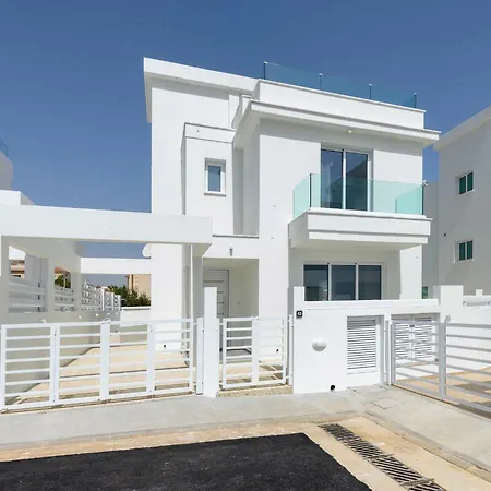 Bay #13 Villa