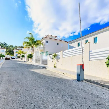 Bay #13 Vilă Protaras