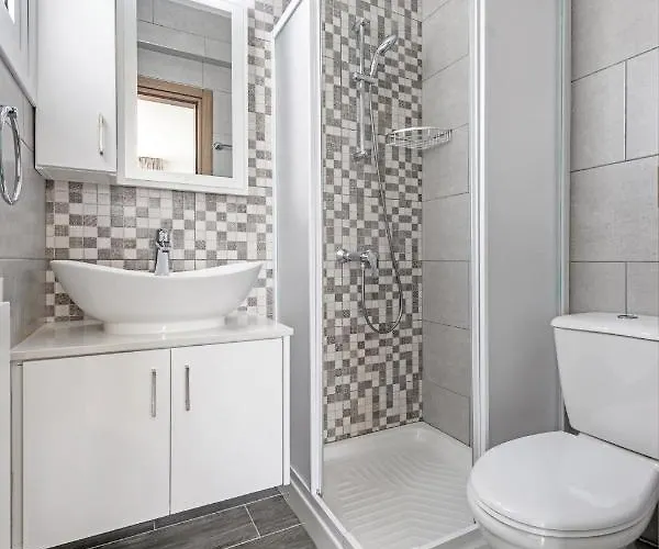 Bay #13 וילה פרוטאראס